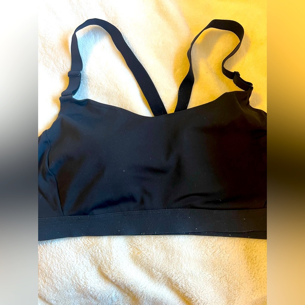 3 Old Navy XL Sportsbras